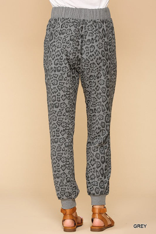 ANIMAL PRINT JOGGER