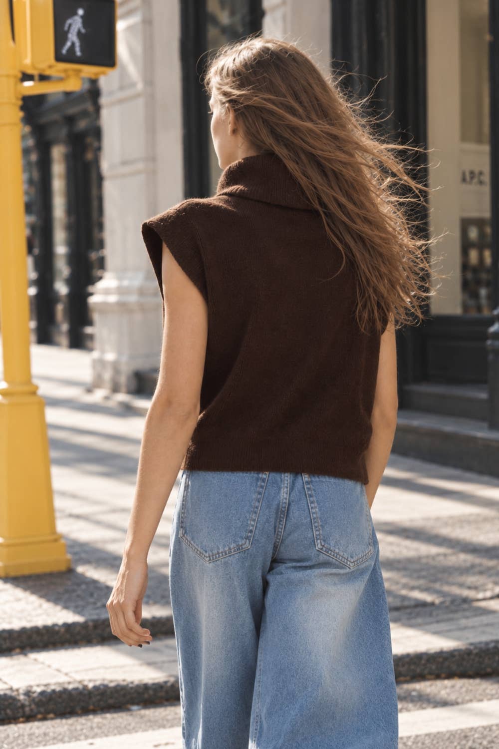 RIBBED SLEEVELESS TURTLENECK SWEATER