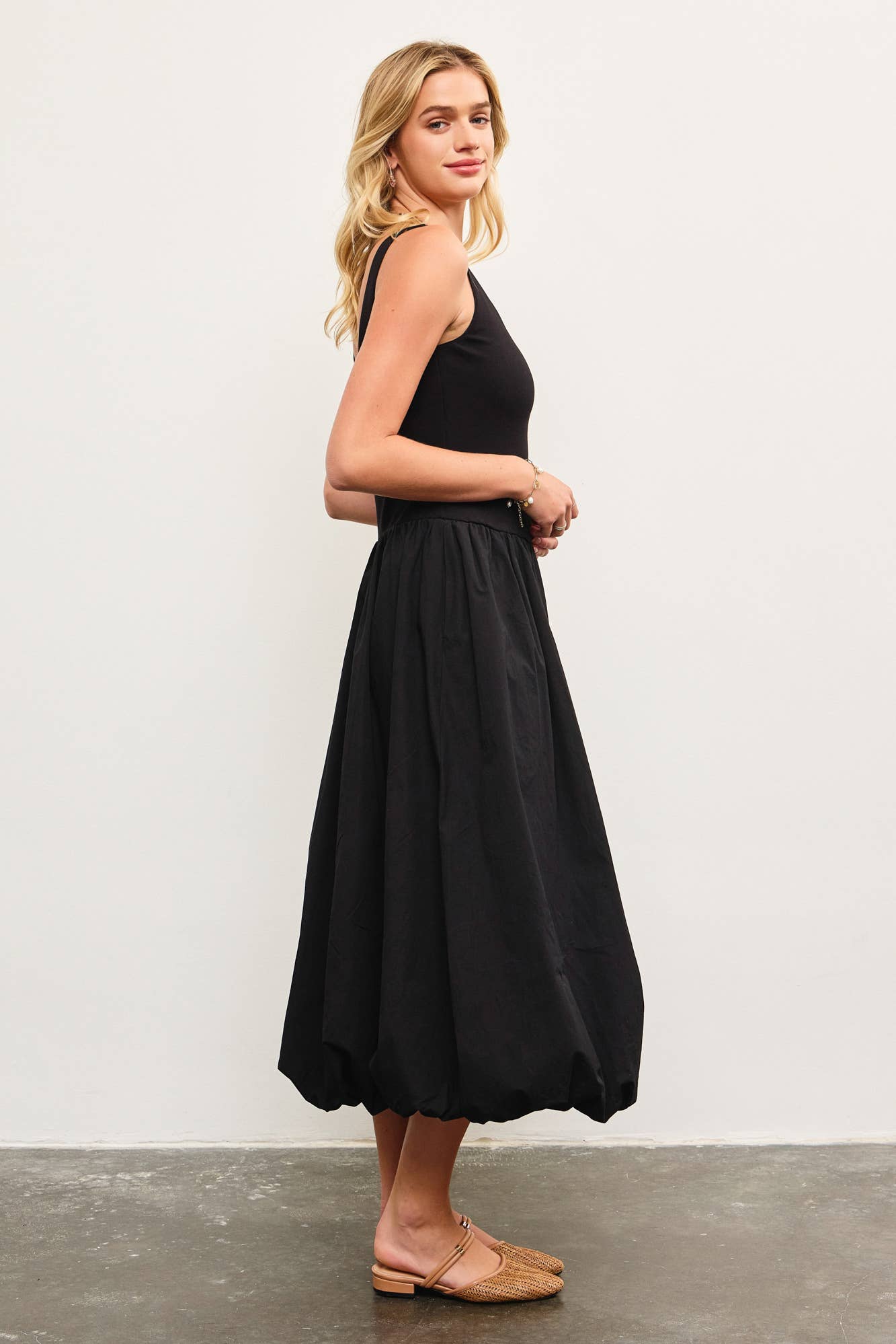 BALLOON HEM SLEEVELESS MIDI DRESS ESPRESSO