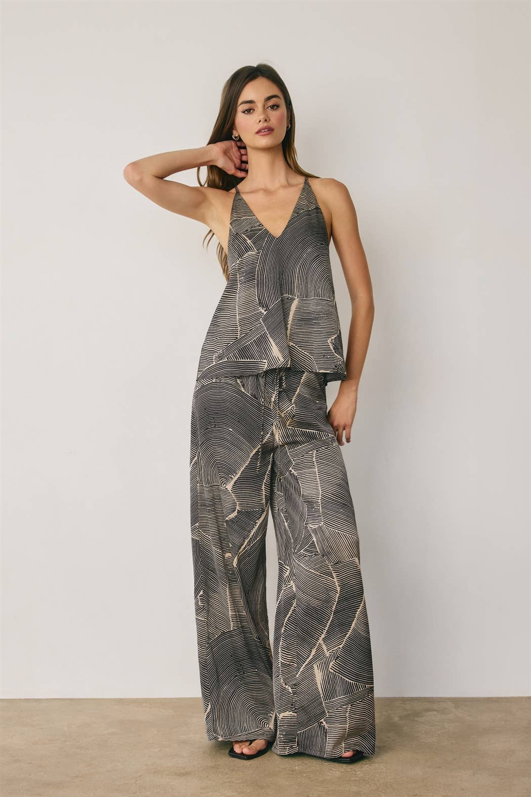 Abstract Deep V Flared Top (1)