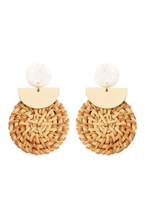 NATURAL RESIN WITH DROP RATTAN ORNAMENT POST EARRING