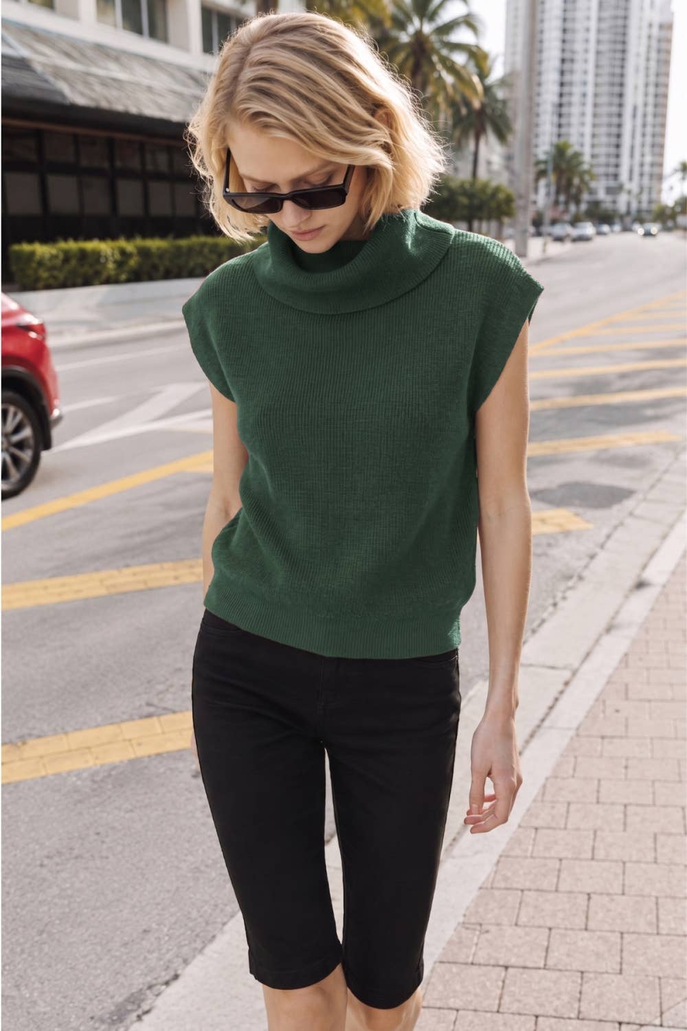 RIBBED SLEEVELESS TURTLENECK SWEATER